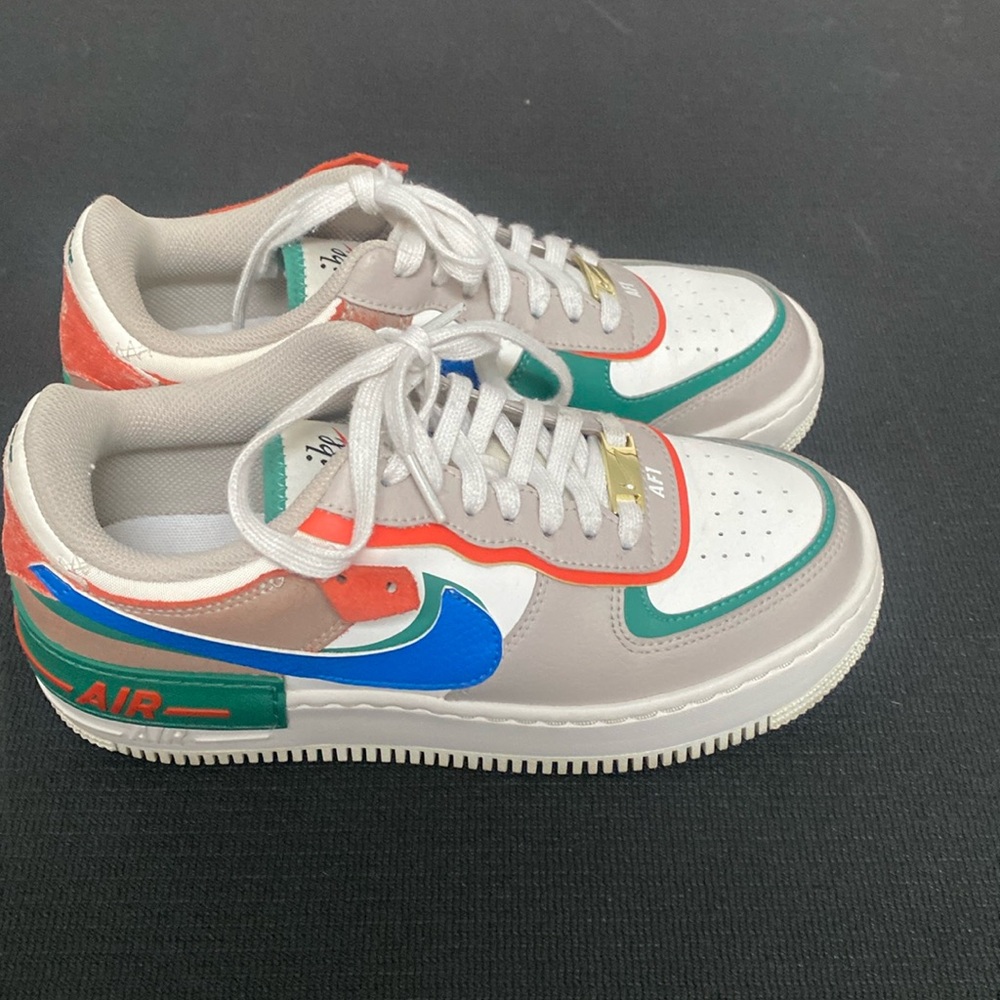 Nike tennis shoes